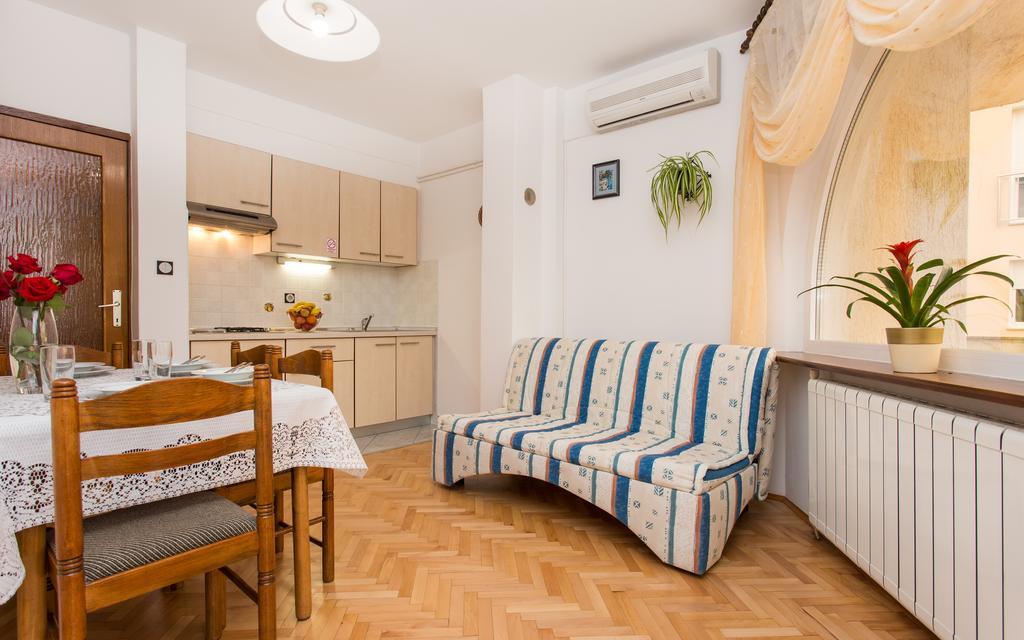 Apartments Lucija Baška Extérieur photo